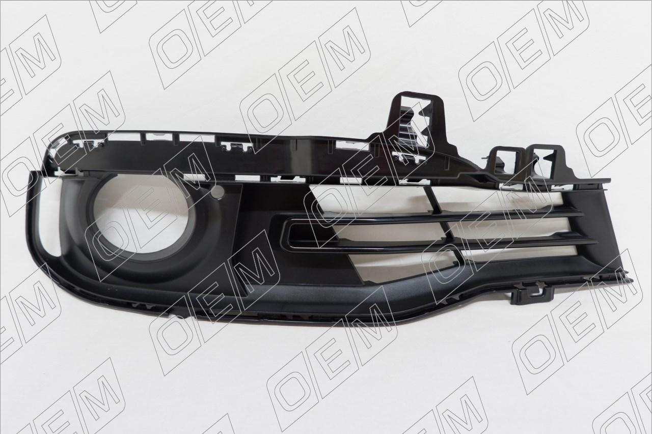 Окантовка противотуманной фары правая  BMW  3-series  F30  F31  F80 
