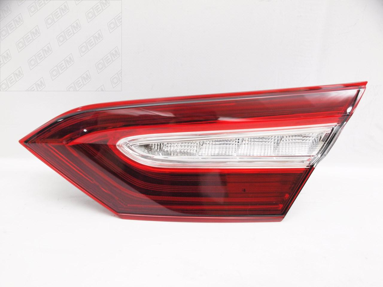 Фонарь правый внутренний  Toyota  Camry  8 XV70 