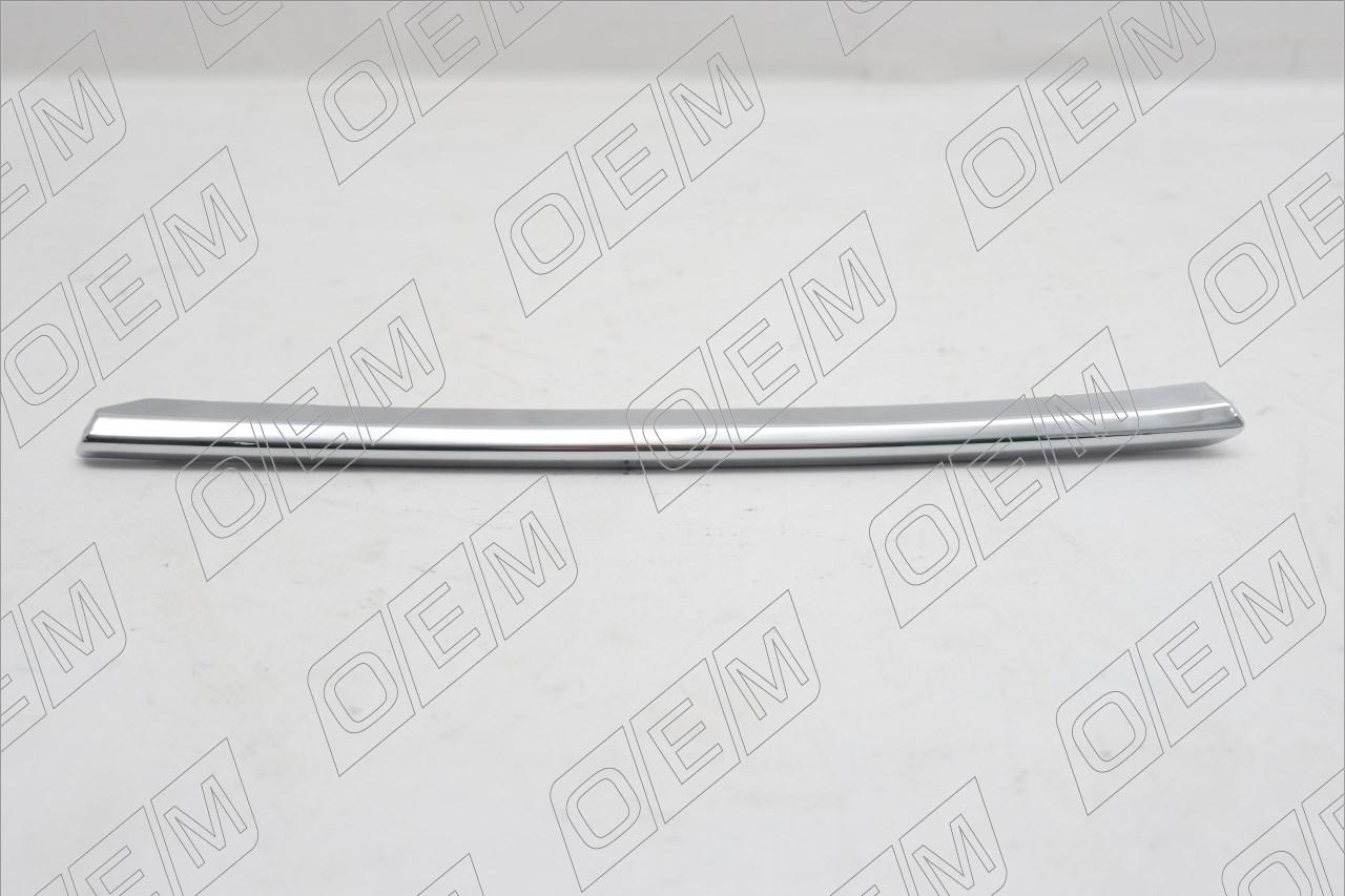 Накладка решетки радиатора правая  Renault  Fluence  1 