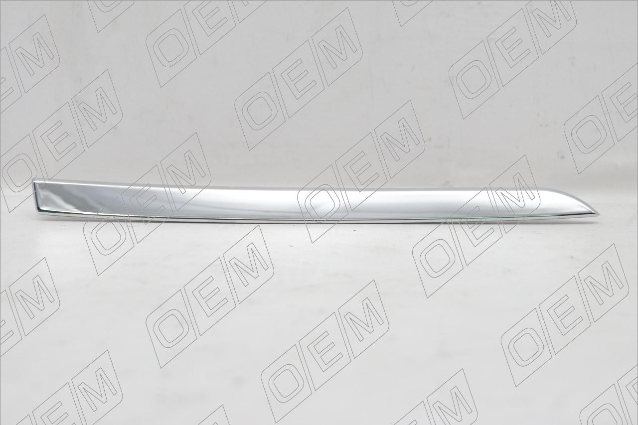 Накладка решетки радиатора правая  Renault  Logan  2 