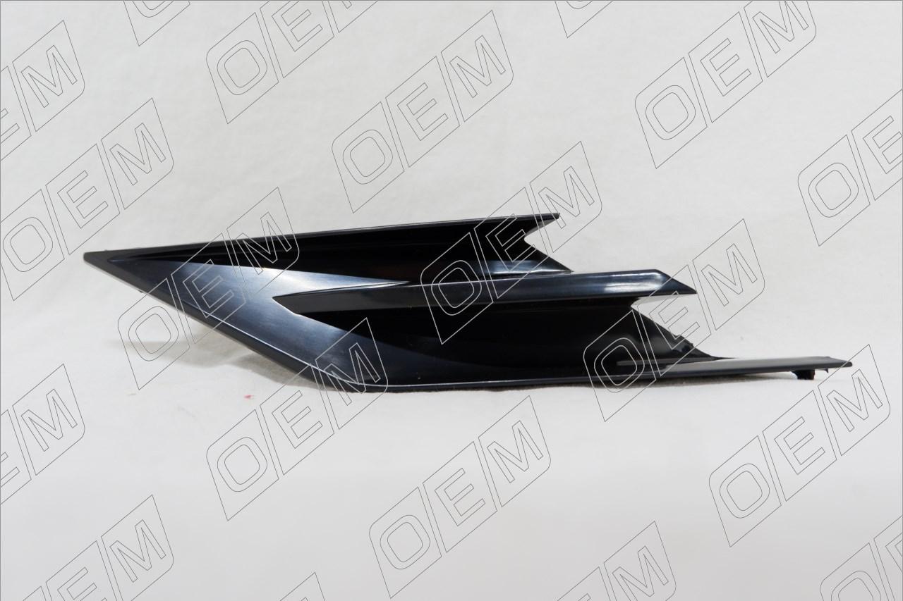 Заглушка решетки радиатора правая  Toyota  Camry  8 XV70 