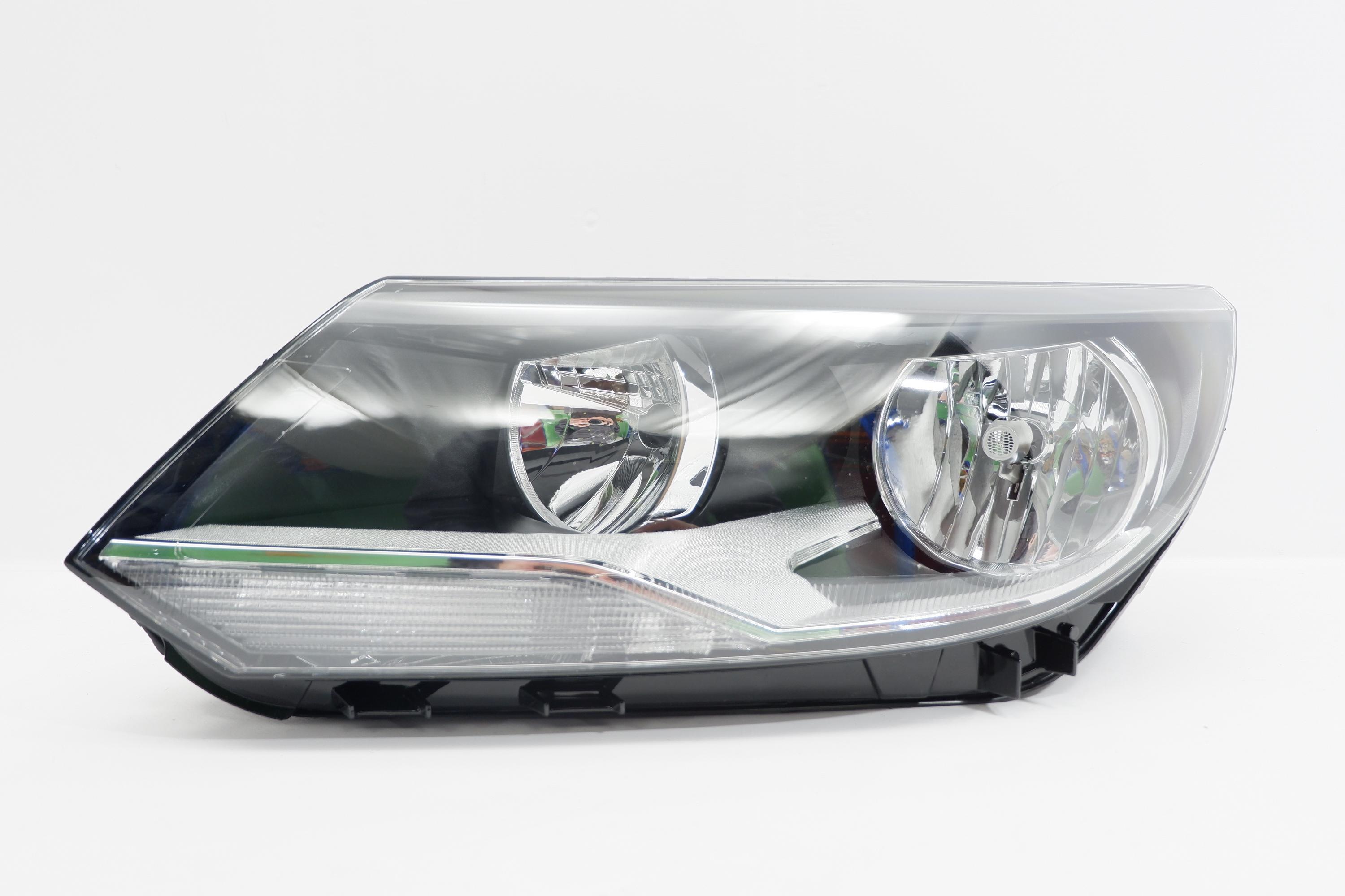 Фара левая  Volkswagen  Tiguan  1 