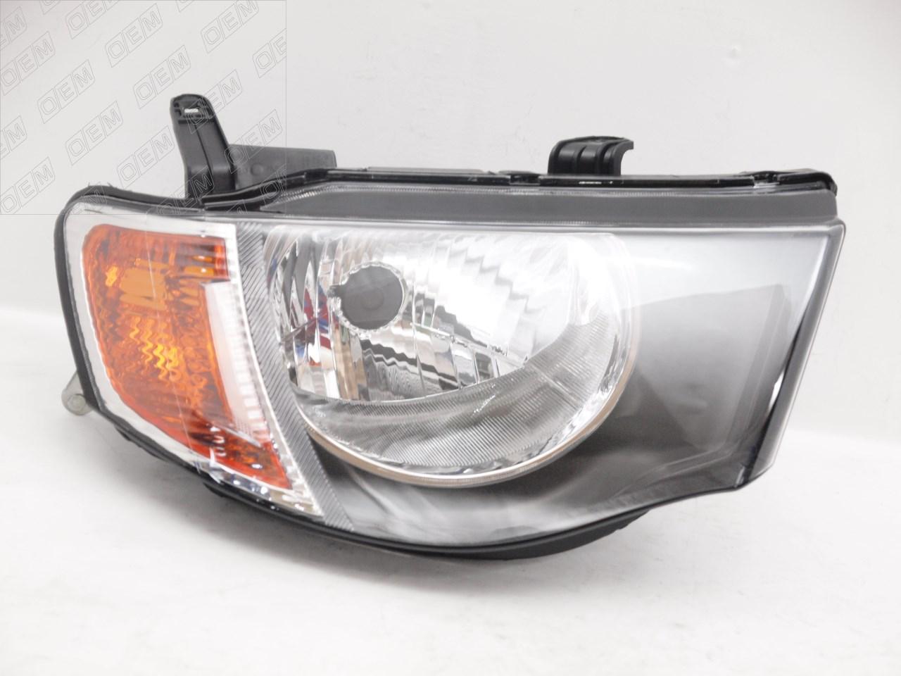 Фара правая  Mitsubishi  L200  4 