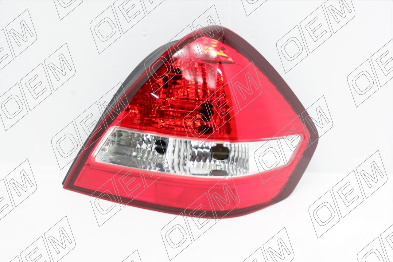 Фонарь правый  Nissan  Tiida  C11 