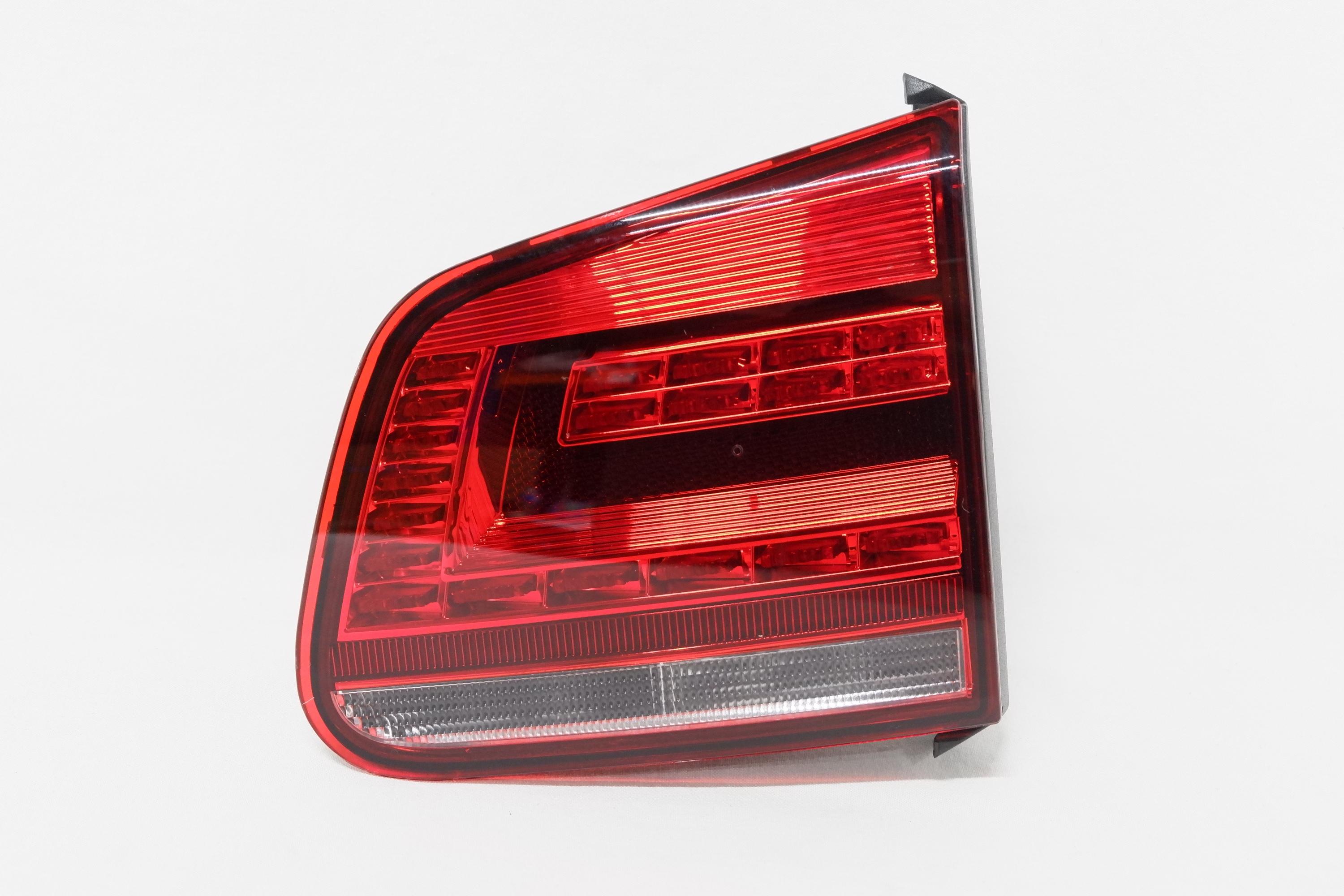 Фонарь правый внутренний  Volkswagen  Tiguan  1 