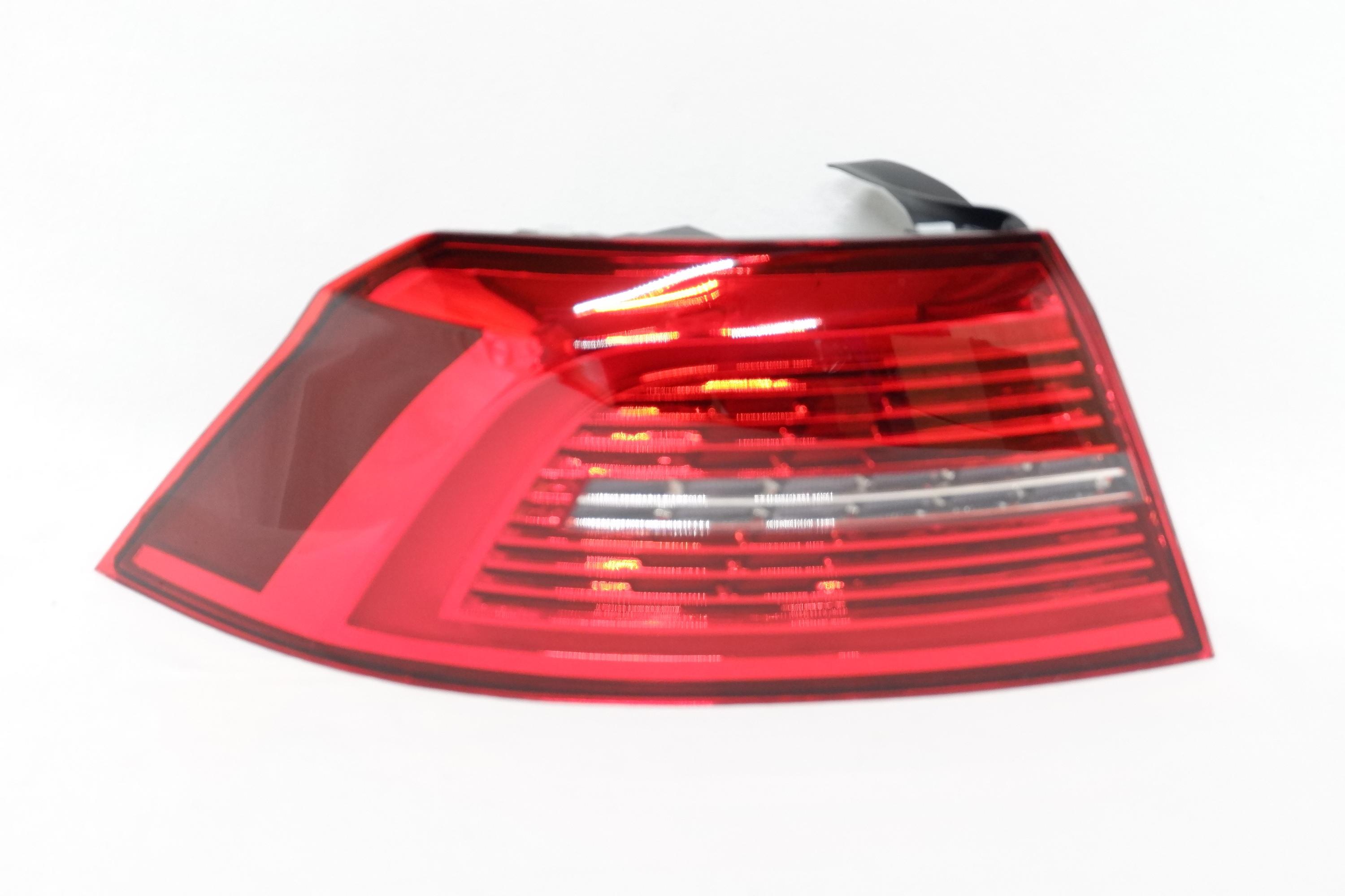 Фонарь левый внешний  Volkswagen  Passat  B8 (2015-нв)