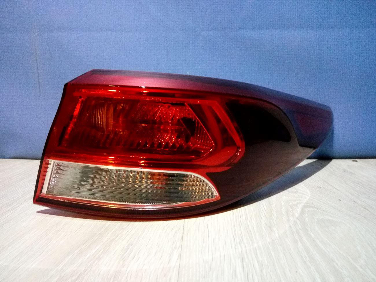 Фонарь правый внешний  Kia  Rio  4 FB 