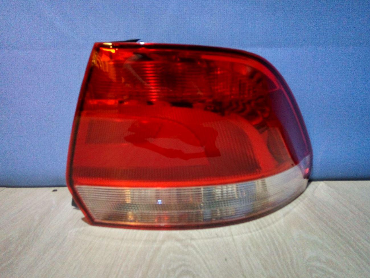 Фонарь правый  Volkswagen  Polo  5 